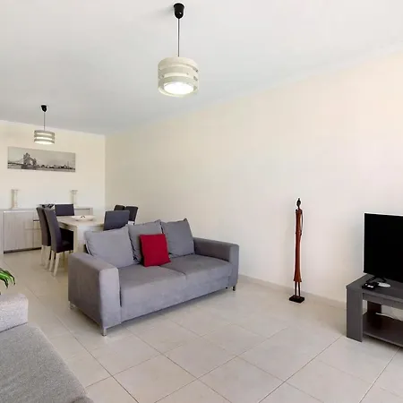 Townhouse Apartment *